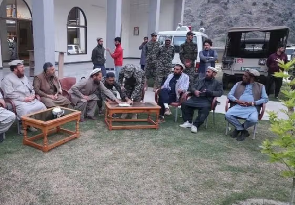 وجهاء قبائل كنر ونورستان يطلبون دعماً من باكستان لتأمين مناطقهم