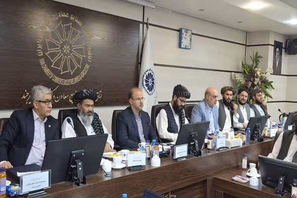 د طالبانو د هلمند مرستیال والي ایراني پانګوال په افغانستان کې پانګونې ته هڅولي