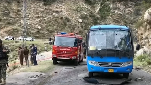 پاکستان وايي، په خېبرپښتونخوا کې پر چینايي انجینرانو برید یوه افغان کړی