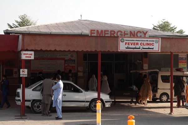 طالبان تدين الهجمات في إسلام آباد وكلية وانا العسكرية