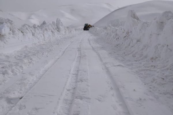 طالبان میگوید در یک شبانهروز پنج نفر در پی برفباری و سیل جان باختند