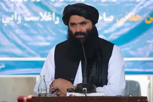 سراج الدین حقاني: په نړیوال سیاست کې پر افغانستان د باور جوړولو هڅه کوو