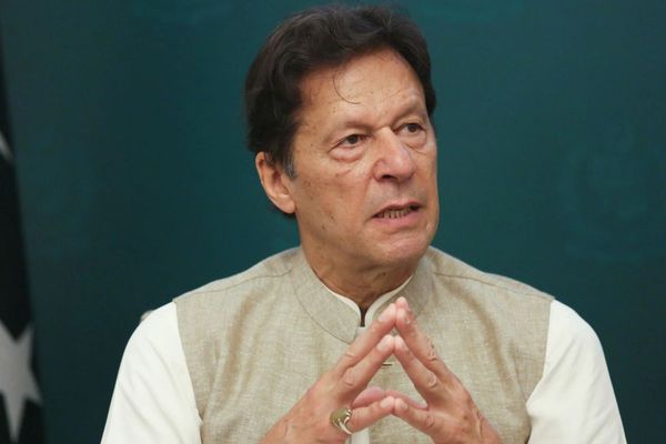 عمران خان: په قبایلي سیمو کې عملیات د پوځ پروړاندې د خلکو کرکه زیاتوي