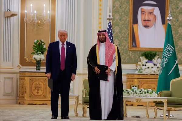 امریکا او سعودي عربستان د اټومي همکارۍ هوکړهلیک لاسلیک کړ