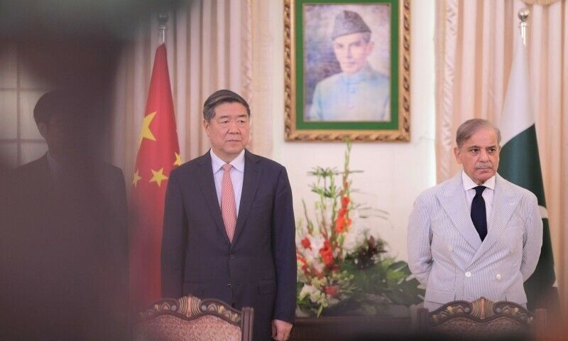 نخست‌وزیر پاکستان با معاون نخست‌وزیر چین در اسلام‌آباد دیدار کرد