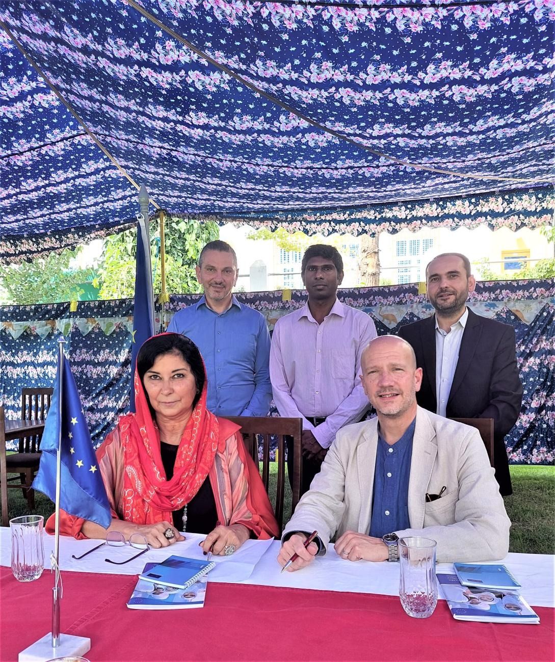 اتحادیه اروپا برای رسیدگی به بحران بشری در افغانستان ۱۲ میلیون یورو کمک کرد