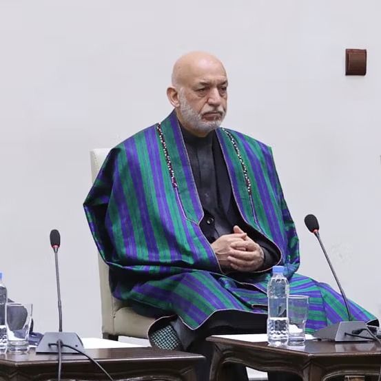 کرزی: افغانستان برای توسعه به آموزش دختران و پسران نیاز دارد