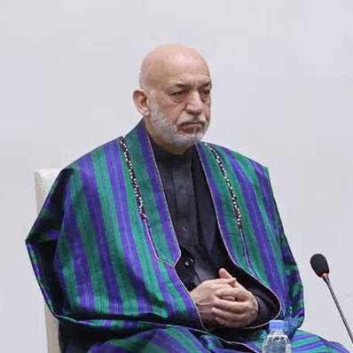 کرزی: افغانستان برای توسعه به آموزش دختران و پسران نیاز دارد