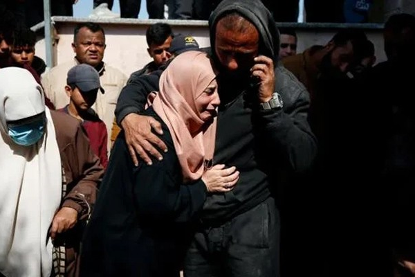 پر غزې د اسراییلي پوځ په بریدونو کې تر ۱۰۰ ډېر فلسطینیان وژل شوي دي
