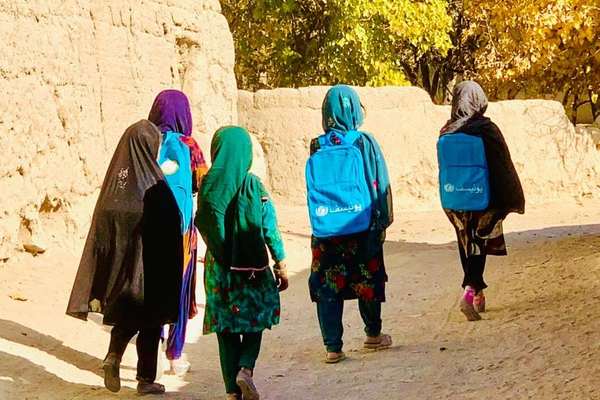 سرچینې: طالبانو په کندهار کې نږدې ۵۰۰ نجونې ښوونځیو ته له تګ څخه منع کړې