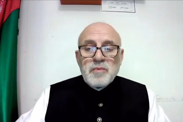محمد عمر داوودزی: ملکونه په «خیراتونو» نهجوړېږي