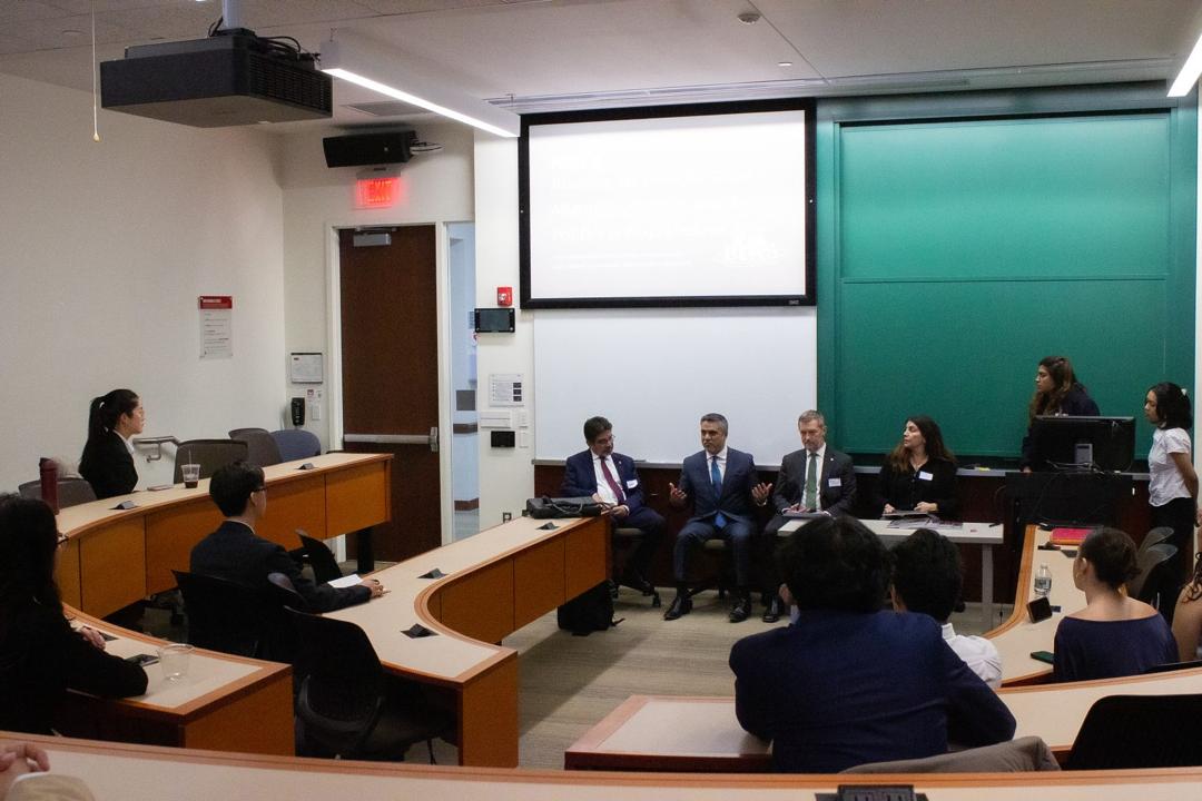 د بې‌ځایه شویو سازمان: د افغانستان کړکېچ د طالبانو تر واک لاندې د ښځو وضعیت پورې تړلی دی