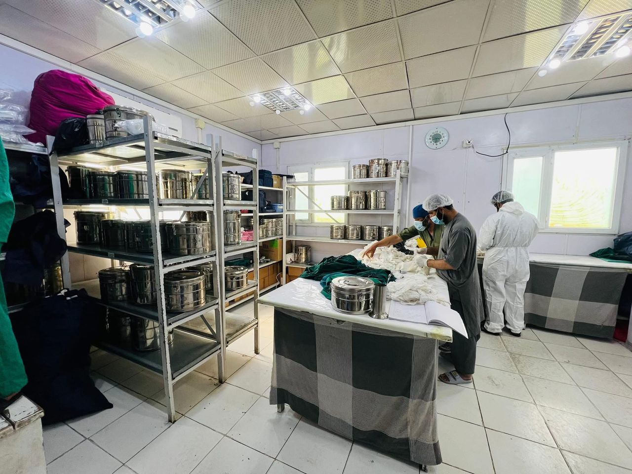  عینو مېنې روغتون ته د میرویس روغتون د ځینو څانګو انتقال کندهاریان له ستونزو سره مخ کړي