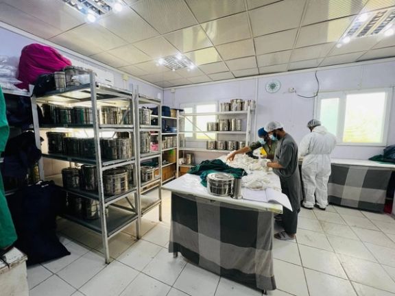 عینو مېنې روغتون ته د میرویس روغتون د ځینو څانګو انتقال کندهاریان له ستونزو سره مخ کړي