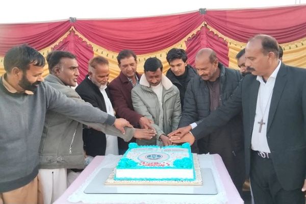 د خیبر پښتونخوا په لنډي کوتل کې یو شمېر عیسویانو کرسمس ونمانځه