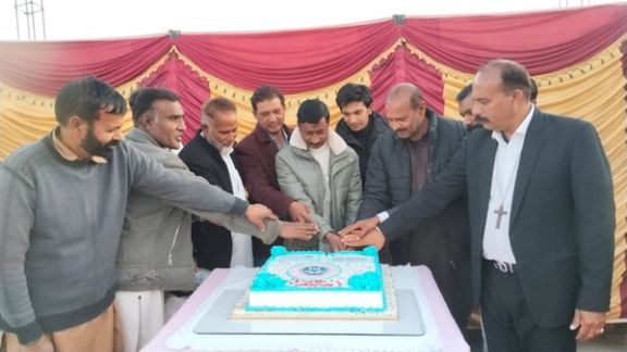 د خیبر پښتونخوا په لنډي کوتل کې یو شمېر عیسویانو کرسمس ونمانځه