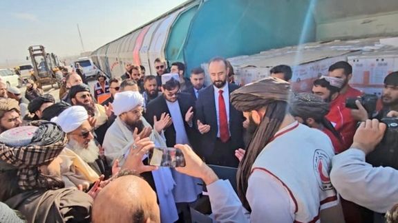 د ترکیې ۱۲۷۱ ټنه بشري مرستې افغاني سرې میاشتې ته وسپارل شوې