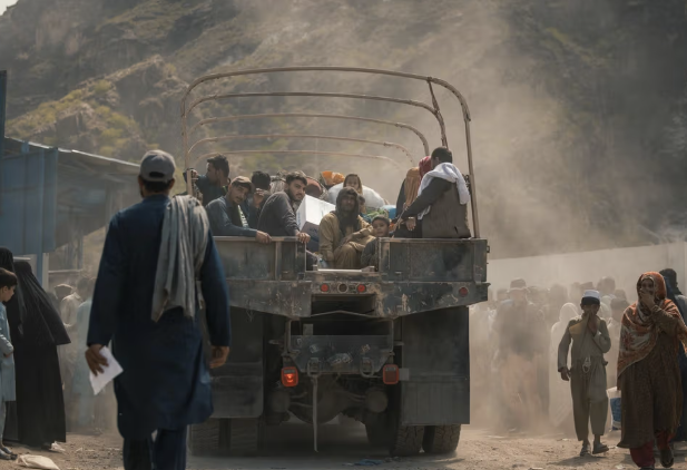 المسؤول السابق بالأمم المتحدة يحذر من استغلال داعش خراسان لعودة اللاجئين الأفغان