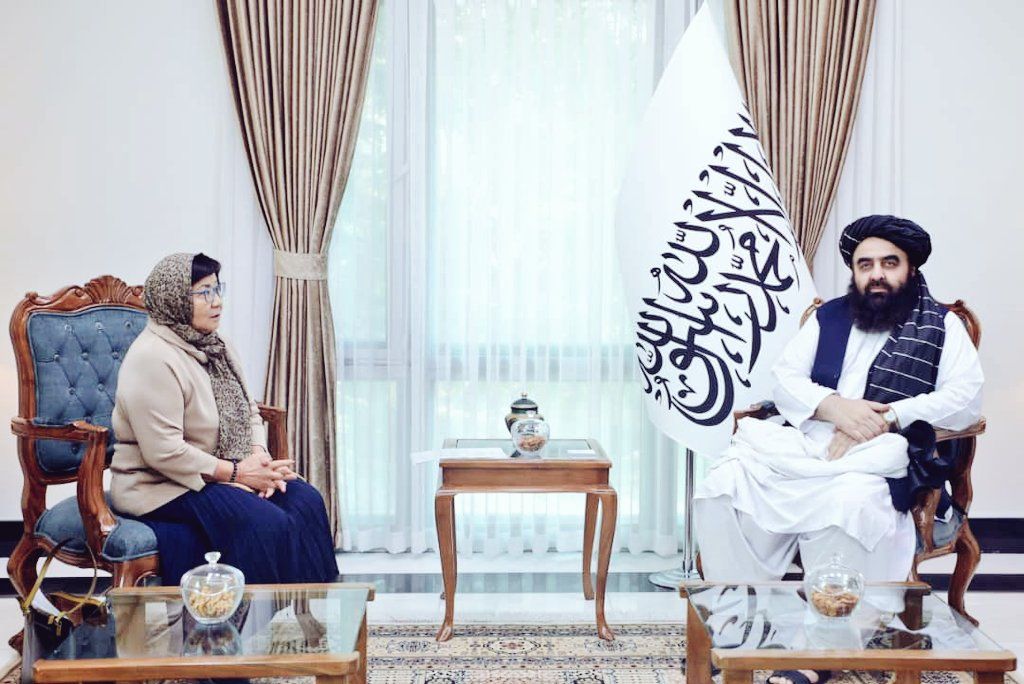 وزیر خارجه طالبان: پاکستان از پناهجویان افغان برای مقاصد مختلف سوءاستفاده می‌کند