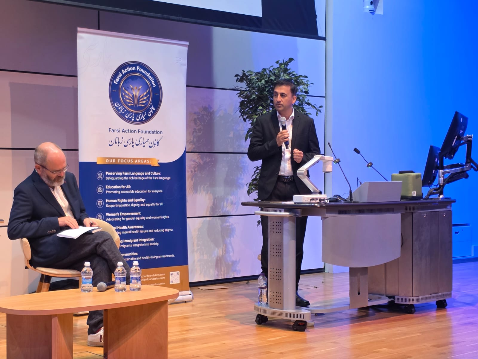 سراج: هزینه سقوط افغانستان را منطقه خواهد پرداخت