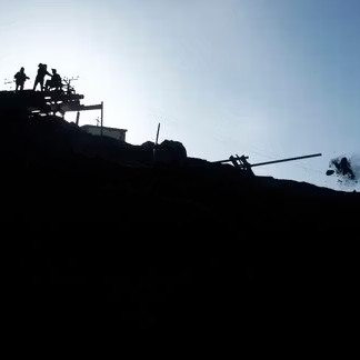 طالبان: نصدّر الفحم الأفغاني إلى أوزبكستان بدلاً من باكستان