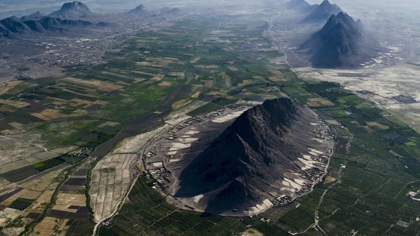 قزاقستان استخراج فلزات کمیاب در افغانستان را بررسی می‌کند