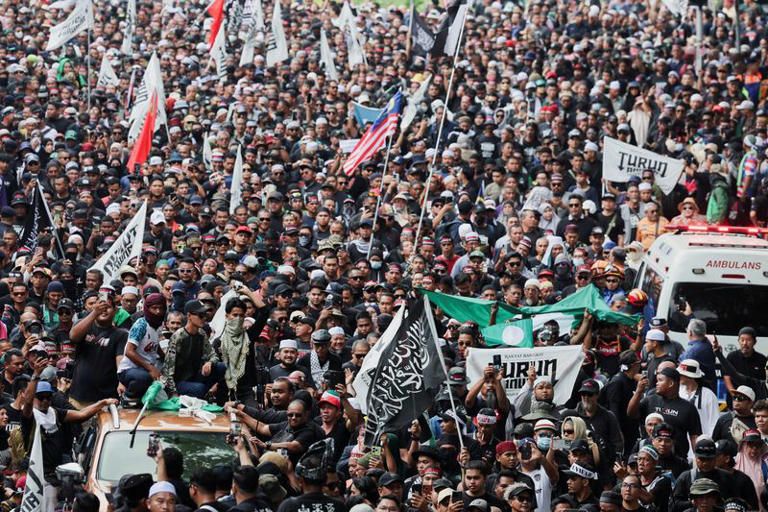 هزاران معترض در مالزیا خواستار کناره‌گیری نخست‌وزیر این کشور شدند