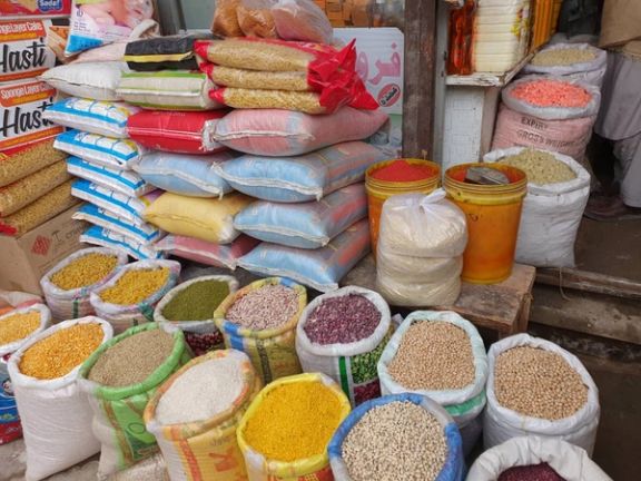 د روژې په را رسېدو د ګرانۍ اندېښنې؛ طالبان وايي د خوراکي توکو بیې به مهار کړي