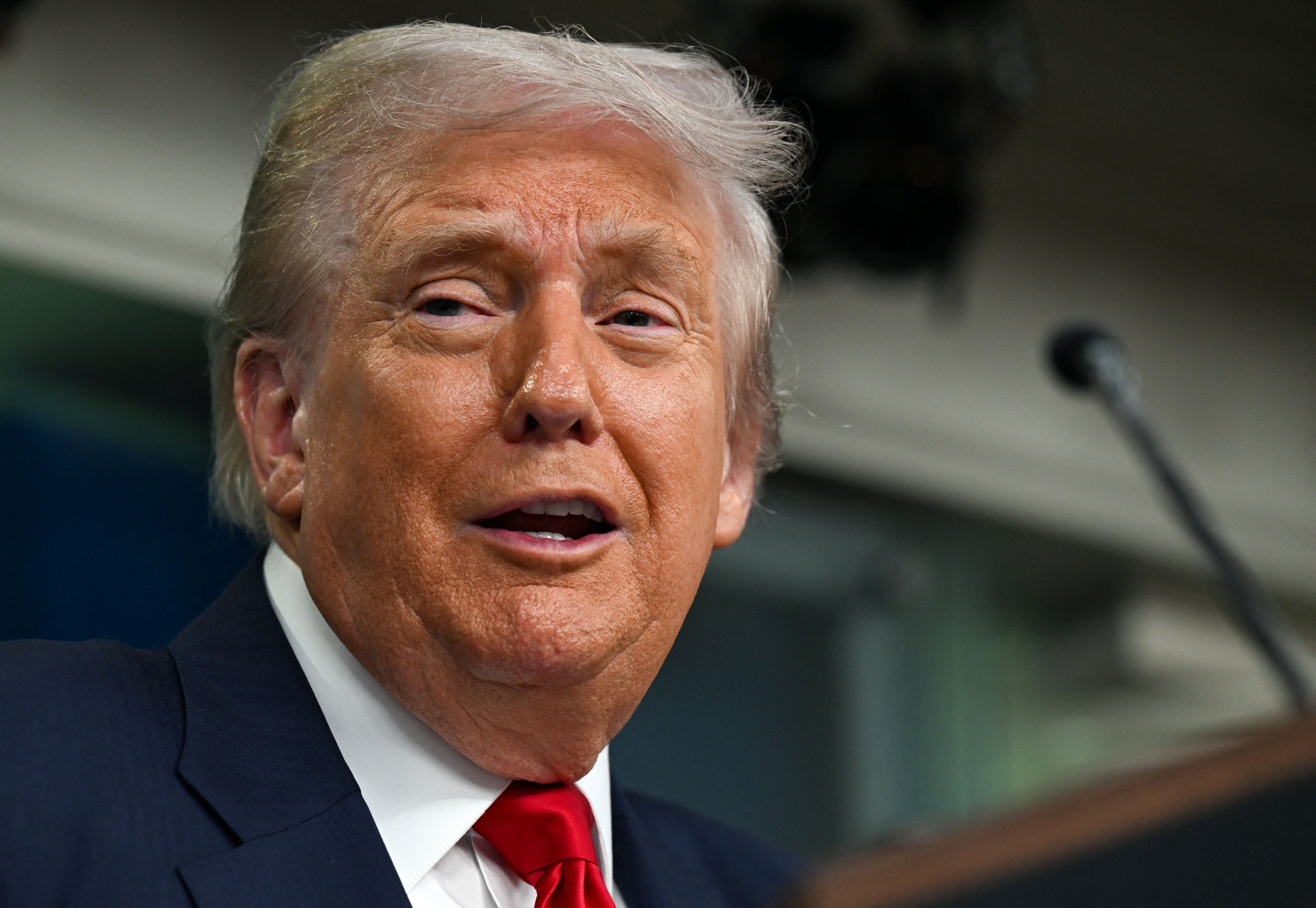 خلال لقاء بوتين.. ترامب يؤكد نيته استرجاع الأراضي المحتلة من أوكرانيا