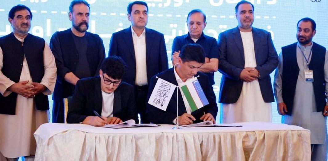  طالبانو افغان ـ ازبک سوداګریز فورم کې د ۲۰۰ مېلیون ډالرو په ارزښت ۲۲ هوکړې لاسلیک کړې