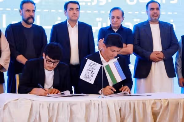 طالبانو افغان ـ ازبک سوداګریز فورم کې د ۲۰۰ مېلیون ډالرو په ارزښت ۲۲ هوکړې لاسلیک کړې