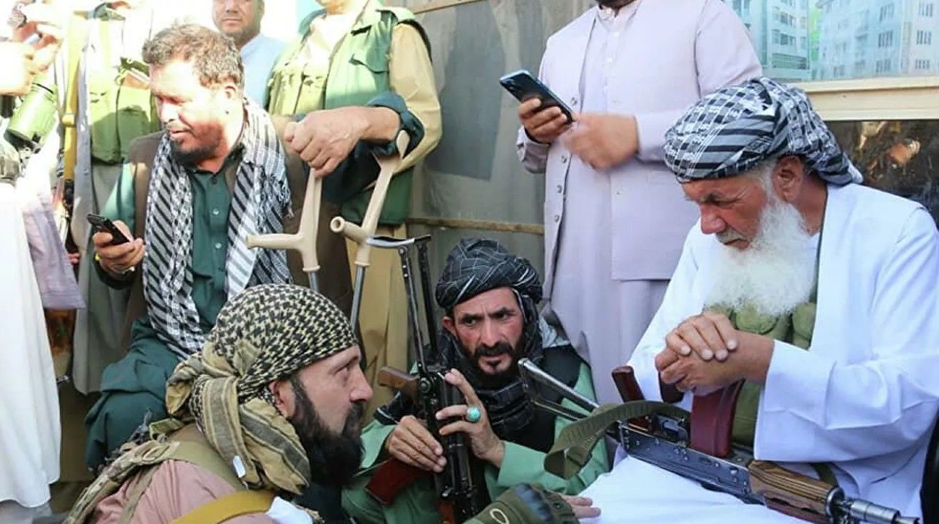 سقوط هرات: رهبری که تا آخر با طالبان جنگید و بار دیگر اسیر شد