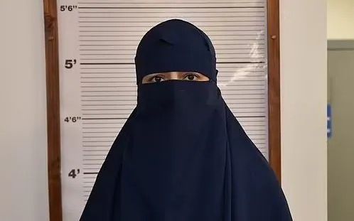 زن افغان در بریتانیا که به داعش پیوسته بود، از پولیس خواست عکسی با حجاب از او منتشر کند
