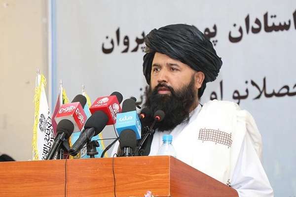 ندا محمد ندیم: له افغانستان څخه د تېښتې هڅه مه کوئ او د اروپا او لندن افکار پرېږدئ