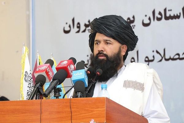 ندا محمد ندیم: له افغانستان څخه د تېښتې هڅه مه کوئ او د اروپا او لندن افکار پرېږدئ