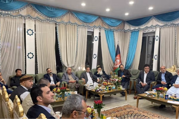 Pakistan Consulting Taliban Opponents On Post-Taliban Order, Says Political Group