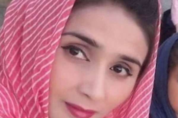 پاکستاني پولیسو یوه افغانه خبریاله او د هغې دوه ماشومان نیولي