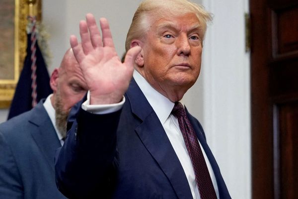 إدارة ترامب تتراجع عن شرط رفض مقاطعة إسرائيل مقابل تمويل الكوارث