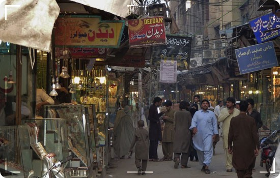 پېښور کې افغان هټۍوالو ته تر ټاکلي ضرب الاجل وړاندې د بېرته ستنېدو خبرداری ورکړل شوی