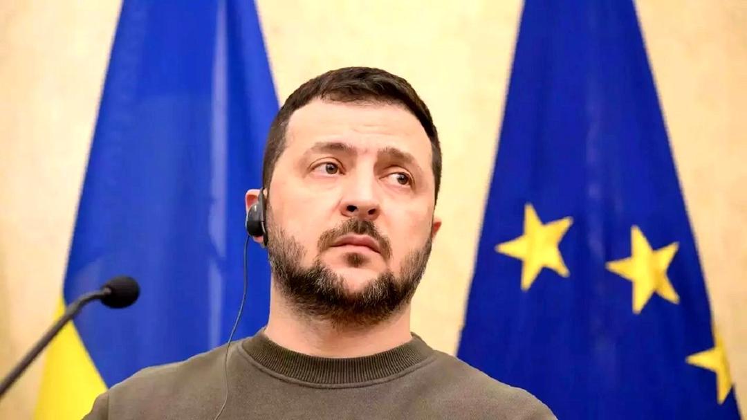 له ټرمپ وروسته د هغه متحدینو هم په زیلینسکي نیوکې کړې او د هغه د استعفا وړاندیز یې کړی