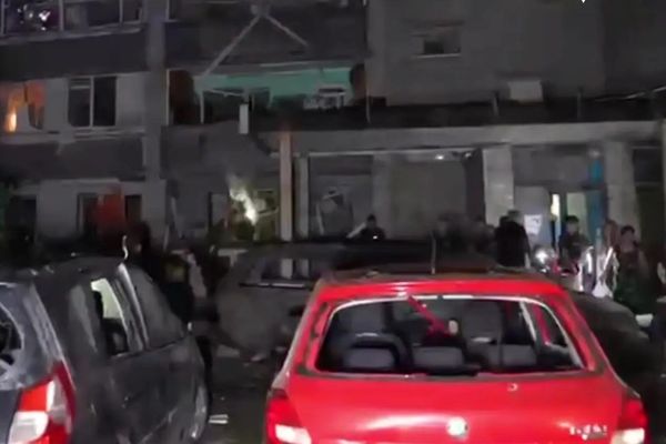 روسيا تصيب ۱۳ شخصًا في هجوم بطائرات مسيّرة على منطقة سومي الأوكرانية