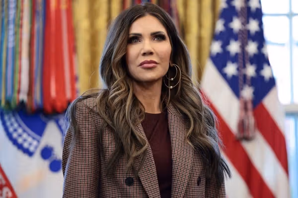 وزیر امنیت داخلی امریکا: بیش از ۳۰ کشور مشمول ممنوعیت سفر میشوند