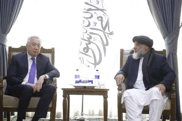 معاون نخستوزیر قزاقستان برای امضای توافقنامه اقتصادی با طالبان وارد کابل شد