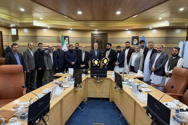 طالبانو له ایران سره د خوراکي توکو او درملو د تنظیم عملي پلان لاسلیک کړی