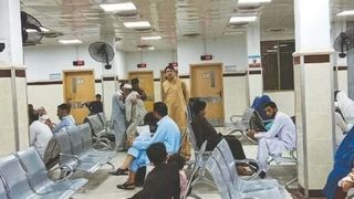 روغتیاپالان:د تورخم دروازې بندیدو وروسته په روغتونونو کې د افغان ناروغانو ګڼه ګوڼه کمه شوې