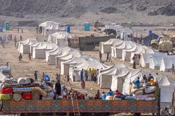 پولیس پاکستان دستور تخلیه یک کمپ مهاجران افغان در خیبرپختونخو را صادر کرد