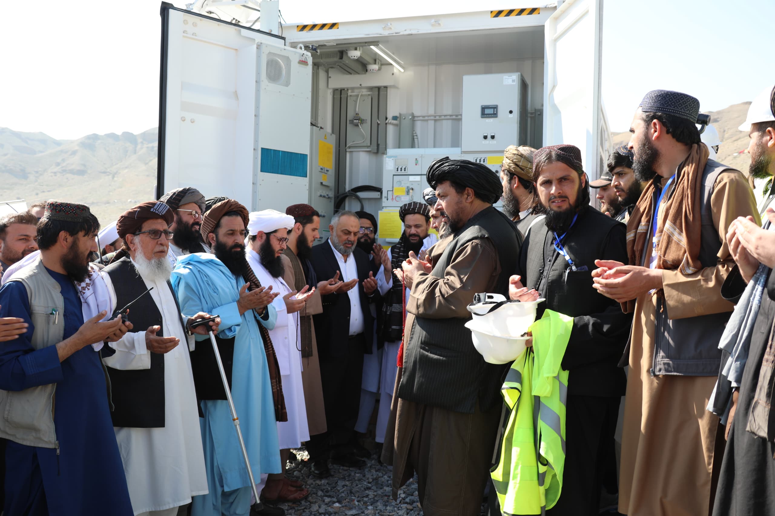 طالبان از بهره‌برداری پروژه ۱۰ مگاوات انرژی خورشیدی در نغلو خبر داد