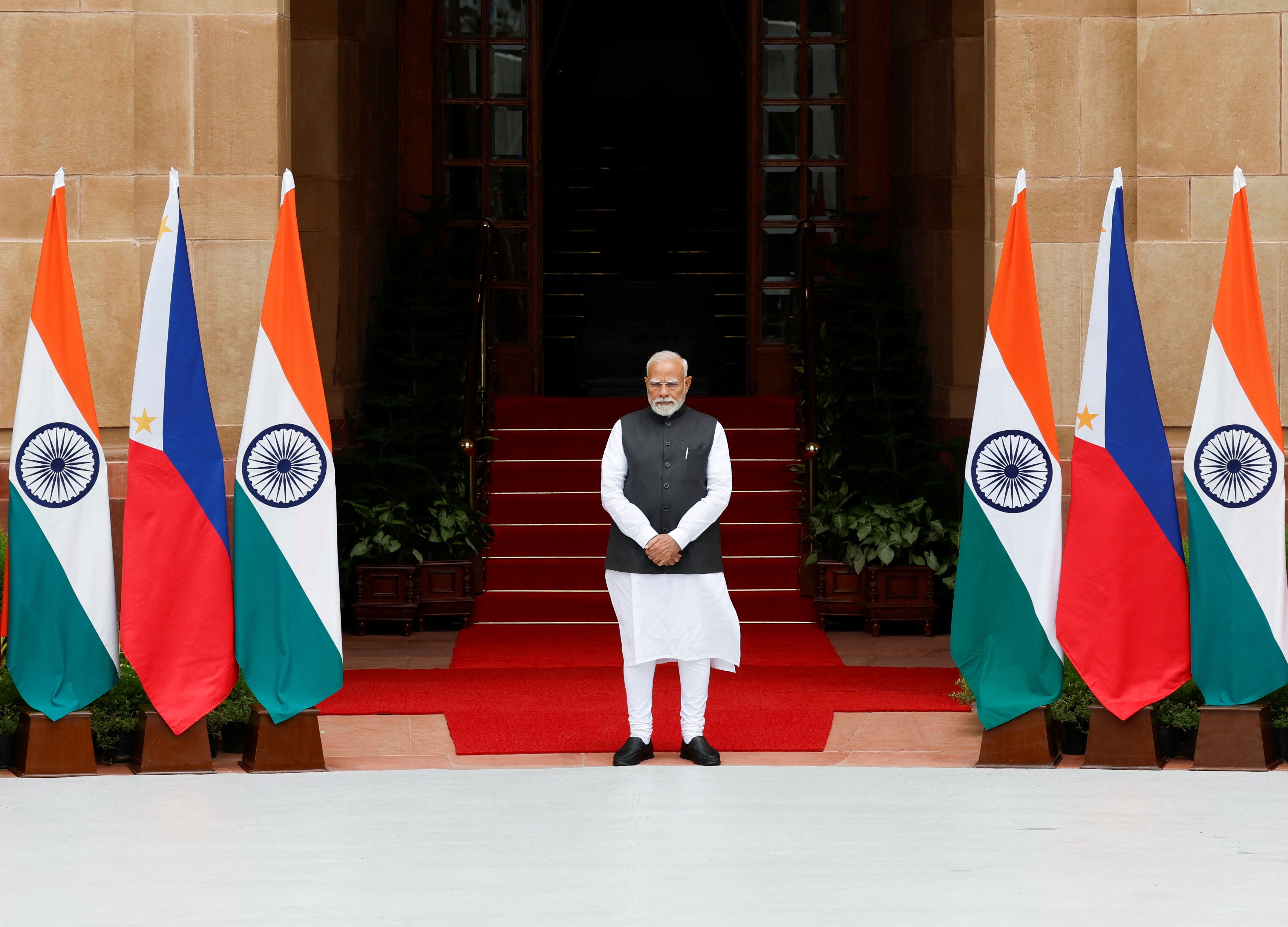 نخست وزیر هند پس از ۷ سال، هم‌زمان با تنش فزاینده میان دهلی‌نو و واشنگتن به چین می‌رود