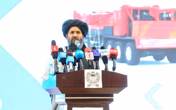 ملا برادر در آغاز پروژه طوطی میدان: بهتدریج زمینه صادرات گاز افغانستان مساعد میشود