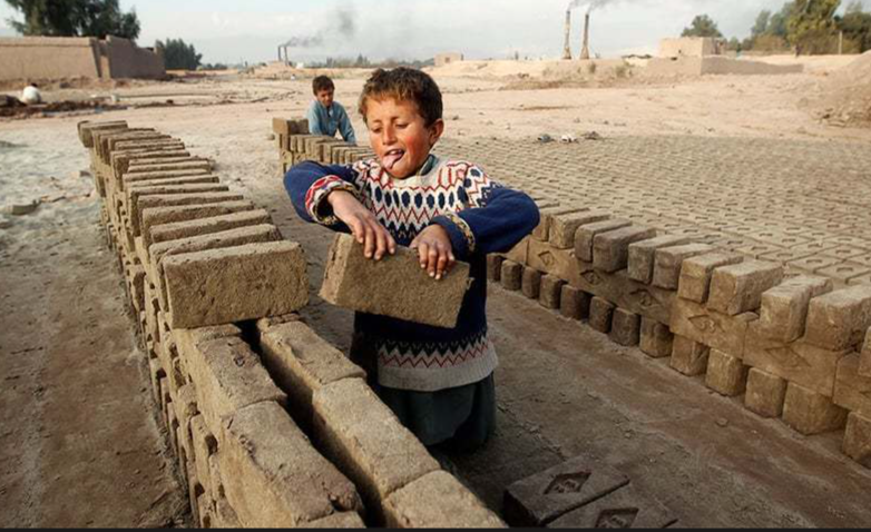 راپور؛ د اقتصادي پرمختګ نښې شته خو افغانستان لاهم له فقر او بې‌کارۍ سره مخ دی